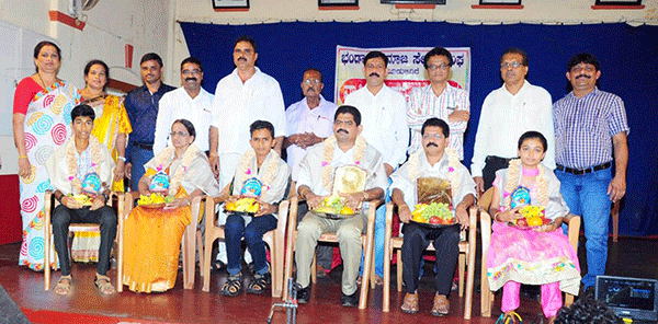 ಮೂಡುಬಿದಿರೆ: ಭಂಡಾರಿ ಸಮಾಜ ಸೇವಾ ಸಂಘದಿಂದ ಸನ್ಮಾನ