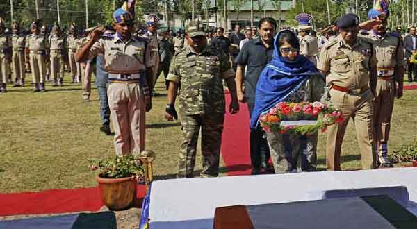 ‘‘ಮುಸ್ಲಿಮಳಾಗಿದ್ದಕ್ಕೆ ನಾಚಿಕೆ’’