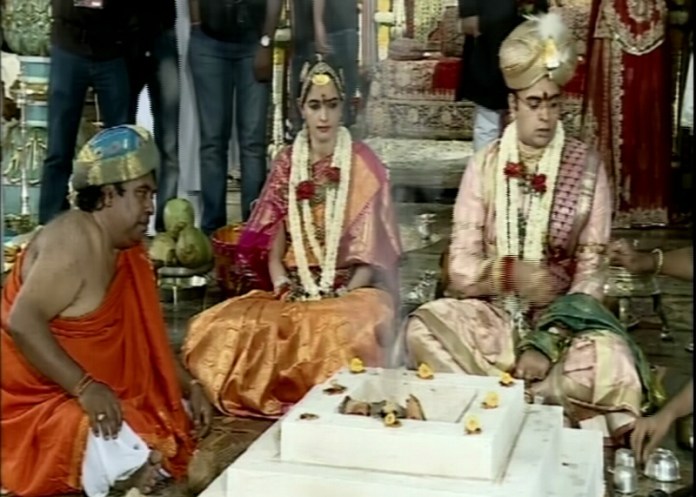 ದಾಂಪತ್ಯ ಬದುಕಿಗೆ  ಕಾಲಿರಿಸಿದ ಯದುವೀರ- ತ್ರಿಷಿಕಾ