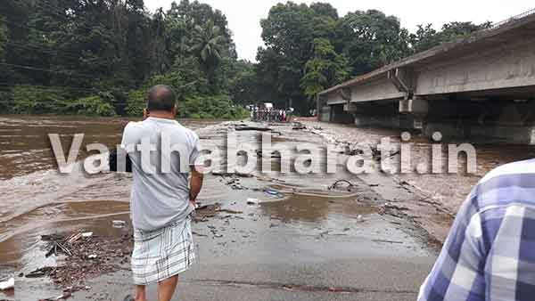 ಕಡಬ: ಹೊಸ್ಮಠ ಸೇತುವೆ ಮುಳುಗಡೆ