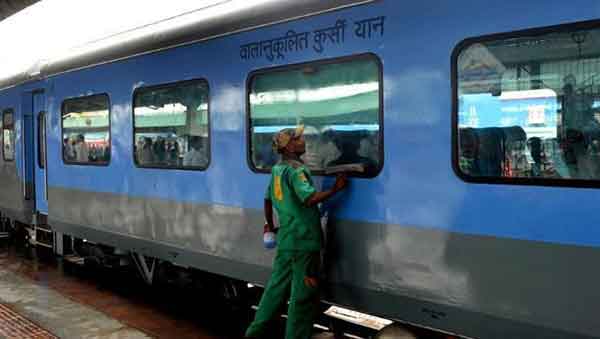 ಚಾಲಕನಿಲ್ಲದೆ 15 ಕಿ.ಮೀ. ಚಲಿಸಿದ ರಾಜಧಾನಿ ರೈಲು ?