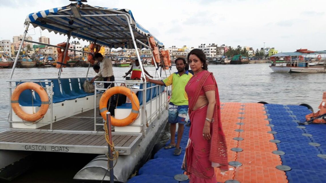 ಮಥುರಾ ಉರಿಯುತ್ತಿದ್ದಾಗ ಪಿಟೀಲು ಬಾರಿಸಿದ ಹೇಮಾಮಾಲಿನಿ