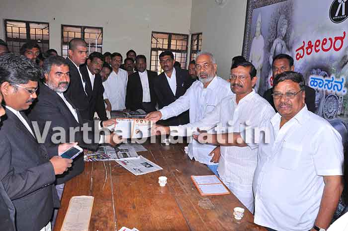 ಹಾಸನ: ಕಾಂಗ್ರೆಸ್ ಅಭ್ಯರ್ಥಿ ಪರ ಪ್ರಚಾರ