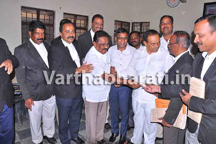 ಹಾಸನ: ಜೆಡಿಎಸ್ ಅಭ್ಯರ್ಥಿ ಪರ ಮತಯಾಚನೆ