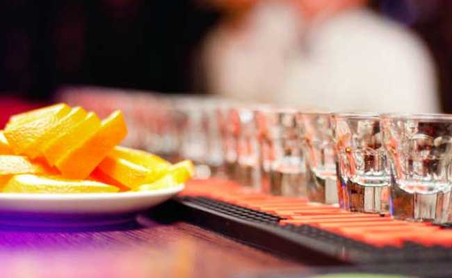 ಆಲ್ಕೊಹಾಲಿಕ್ ಪೇಯಗಳಲ್ಲಿ ಮಿಶ್ರಣಗಳಿಗೆ  ಆಹಾರ ನಿಯಂತ್ರಕದಿಂದ ಹೊಸ ಮಿತಿ ಪ್ರಸ್ತಾಪ