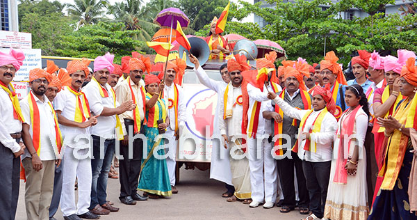 ಕಾಸರಗೋಡು ಕನ್ನಡಿಗರ ಸಮಸ್ಯೆಗೆ ಎರಡೂ ರಾಜ್ಯಗಳು ಒಟ್ಟಾಗಿ ಪರಿಹಾರ ಕಂಡುಕೊಳ್ಳಬೇಕು: ನಾರಾಯಣ ರೈ ಕುಕ್ಕುವಳ್ಳಿ