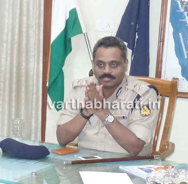 ಭಟ್ಕಳ: ರಾಜ್ಯದ ಪೊಲೀಸರು ಮುಷ್ಕರ ಕೈಗೊಳ್ಳುತ್ತಾರೆನ್ನುವ ಕಳೆದ ಕೆಲವು ದಿನಗಳ ವದಂತಿಗೆ ಕೊನೆಗೂ ತೆರೆ ಬಿದ್ದಿದೆ