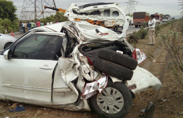 ಮುಂಬೈ-ಪುಣೆ ಎಕ್ಸ್‌ಪ್ರೆಸ್‌ವೇಯಲ್ಲಿ ಅಪಘಾತ:ಎರಡು ಕಾರುಗಳಿಗೆ ಬಸ್ಸ್ ಡಿಕ್ಕಿ; 17 ಸಾವು, 33 ಮಂದಿಗೆ ಗಾಯ