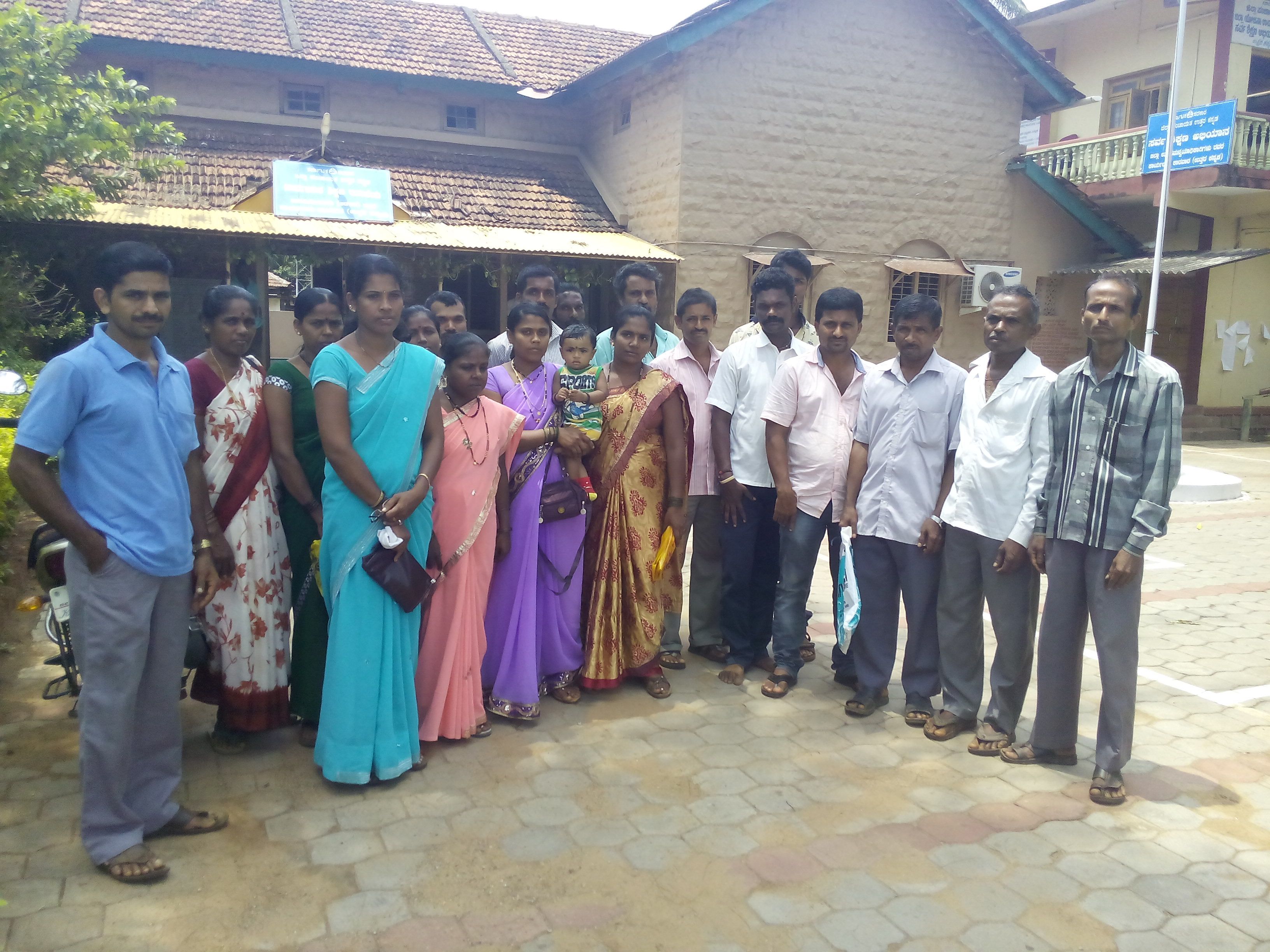 ಶಿಕ್ಷಕ ಶಾಲೆಗೆ ಗೈರು: ಗ್ರಾಮಸ್ಥರಿಂದ ಡಿಡಿಪಿಐಗೆ ದೂರು