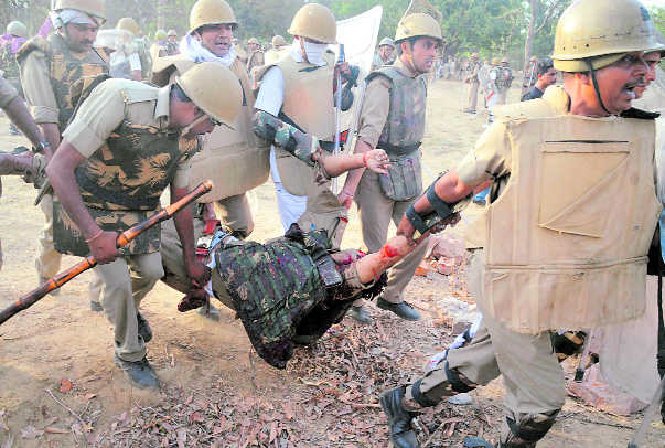 ಪೊಲೀಸ್ ಹತ್ಯೆ:ಕಾಶ್ಮೀರದಲ್ಲಾದರೆ ಉಗ್ರರು, ಮಥುರಾದಲ್ಲಿ ಸತ್ಯಾಗ್ರಹಿಗಳು!