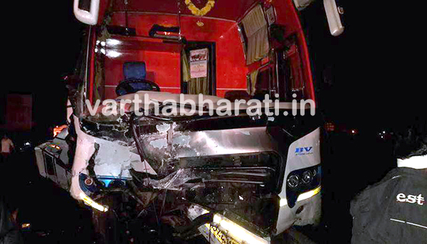 ಹಾಸನ ರಾಷ್ಟ್ರೀಯ ಹೆದ್ದಾರಿಯಲ್ಲಿ ಭೀಕರ ಅಪಘಾತ :  ಬಸ್- ಕಾರ್ ನಡುವೆ ಢಿಕ್ಕಿ, ಸ್ಥಳದಲ್ಲಿಯೇ ನಾಲ್ವರ ಸಾವು