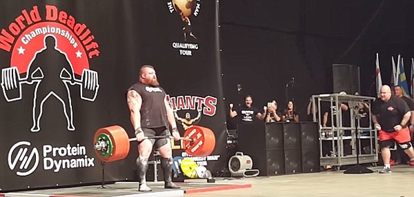 465ಕಿಲೊ ಭಾರ ಎತ್ತಿ ಐತಿಹಾಸಿಕ ಸಾಧನೆ ಮಾಡಿದ ಬ್ರಿಟನ್‌ನ ಯುವಕ!