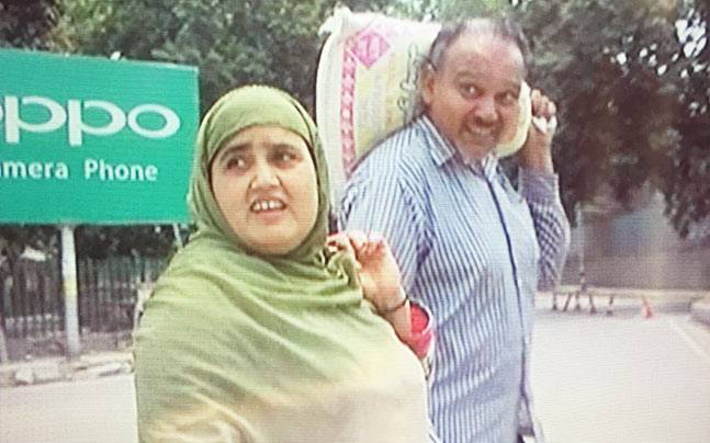 ಕರ್ಫ್ಯೂ ನಡುವೆ ಪ್ರಾಣ ಪಣಕಿಟ್ಟು ಪಂಡಿತ ಕುಟುಂಬಕ್ಕೆ ಆಹಾರ ತಲುಪಿಸಿದ ಮುಸ್ಲಿಂ ದಂಪತಿ