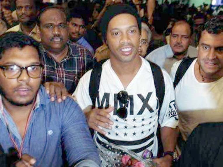 ಪ್ರೀಮಿಯರ್ ಫುಟ್ಸಲ್ ಟೂರ್ನಿಯಲ್ಲಿ ಆಡಲು ರೊನಾಲ್ಡಿನೊ ಭಾರತಕ್ಕೆ ಆಗಮನ