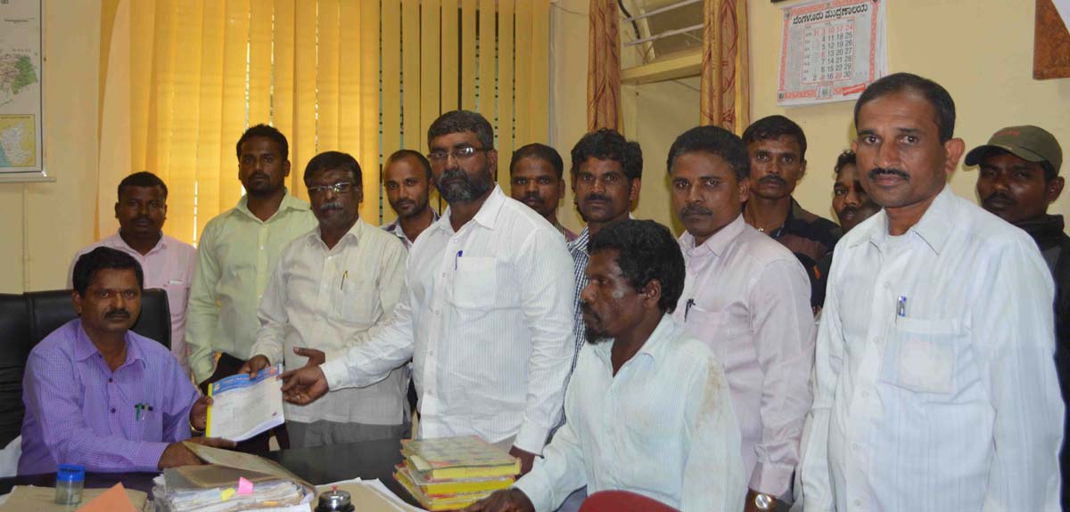 ಸಾಗರ: ದಸಂಸದಿಂದ ತಹಶೀಲ್ದಾರ್‌ಗೆ ಮನವಿ