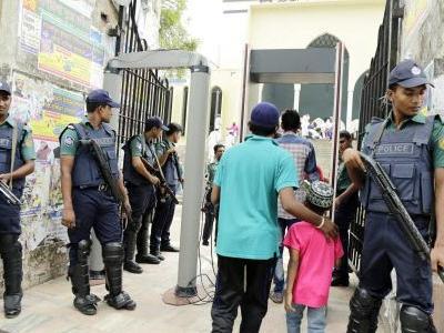 ಢಾಕಾ ಭಯೋತ್ಪಾದಕರಿಗೆ ಮನೆ ಬಾಡಿಗೆಗೆ ನೀಡಿದ ಆರೋಪ : ಪ್ರೊಫೆಸರ್ ಸೇರಿದಂತೆ ಮೂವರ ಬಂಧನ