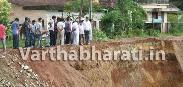 ಭೂ ಕುಸಿತ ಸಂಭವಿಸಿದ ಕೊಂಗೂರುಮಠ ಪ್ರದೇಶಕ್ಕೆ ಶಾಸಕ ಲೋಬೊ ಭೇಟಿ