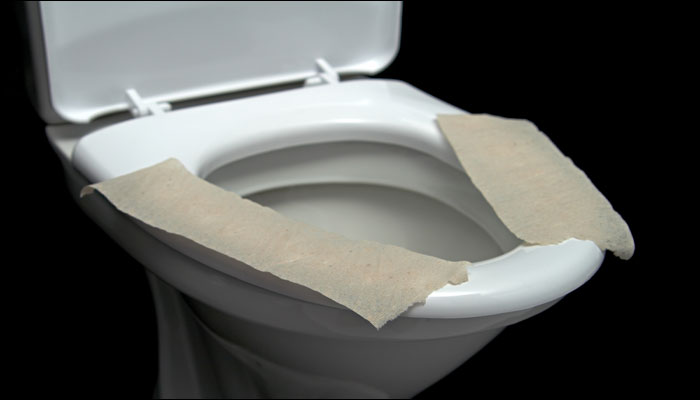 ಸಾರ್ವಜನಿಕ ಟಾಯ್ಲೆಟ್ ಸೀಟಿಗೆ ಪೇಪರ್ ಕವರ್ ಮಾಡುವುದು ತಪ್ಪು!