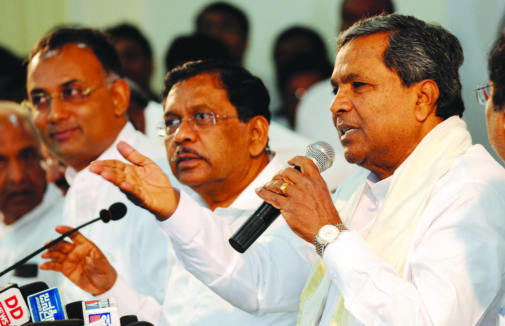 ಬಿಜೆಪಿ-ಜೆಡಿಎಸ್ ನೈತಿಕ ದಿವಾಳಿ: ಮುಖ್ಯಮಂತ್ರಿ ಸಿದ್ದರಾಮಯ್ಯ ಲೇವಡಿ