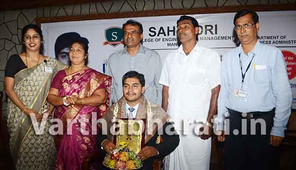 ವಿದ್ಯಾರ್ಥಿಗಳ ಸಾಧನೆಯಿಂದ ಶೈಕ್ಷಣಿಕ ಸಂಸ್ಥೆಗಳಿಗೆ ಗೌರವ: ಡಾ.ಮಂಜುನಾಥ ಭಂಡಾರಿ