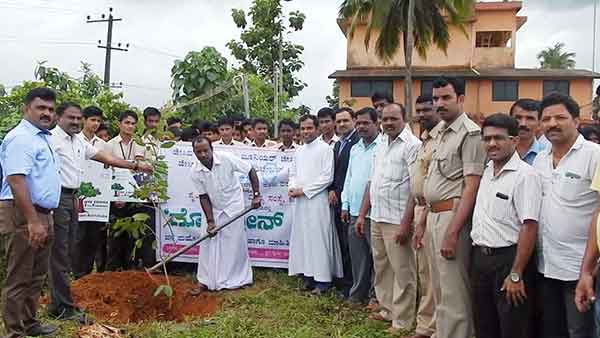 ಕಡಬ: ಸೈಂಟ್ ಜೋಕಿಮ್ಸ್ ವಿದ್ಯಾಸಂಸ್ಥೆಯಲ್ಲಿ ವನ ಮಹೋತ್ಸವ