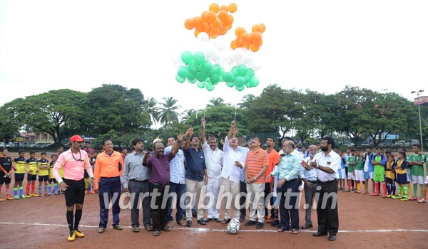 ಮಂಗಳೂರು: 20ನೆ ಇಂಡಿಪೆಂಡೆನ್ಸ್ ಕಪ್ ಫುಟ್ಬಾಲ್ ಪಂದ್ಯಾವಳಿಗೆ ಚಾಲನೆ