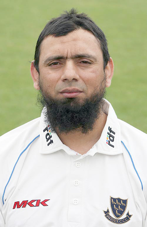 ಸ್ಪಿನ್ ಸಮಸ್ಯೆ ನಿವಾರಿಸಲು ಸಕ್ಲೇನ್ ಮುಶ್ತಾಕ್‌ಗೆ ಇಂಗ್ಲೆಂಡ್ ಮೊರೆ