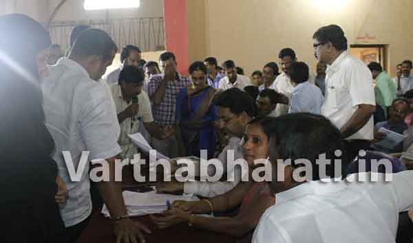 ಸಮಸ್ಯೆ ಪರಿಹಾರಕ್ಕೆ ಅಧಿಕಾರಿಗಳ ನಿರ್ಲಕ್ಷ್ಯ : ಜನರ ಆರೋಪ