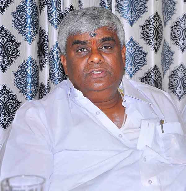 ಮೊಬೈಲ್ ಸೀಝ್ ಮಾಡಿ ತನಿಖೆ ನಡೆಸಲು ಎಚ್.ಡಿ. ರೇವಣ್ಣ ಆಗ್ರಹ