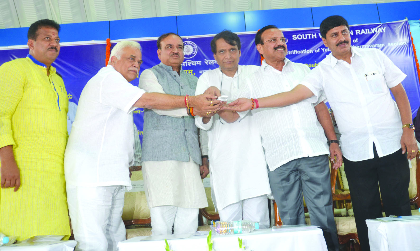 ಭಾರತೀಯ ರೈಲ್ವೆಗೆ ಆಧುನಿಕ ಸ್ಪರ್ಶ: ಸುರೇಶ್‌ಪ್ರಭು