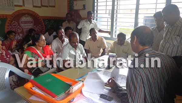 ಕದಿಕಡ್ಕ ಶಾಲಾ ಹೆಚ್ಚುವರಿ ಶಿಕ್ಷಕರ ವರ್ಗಾವಣೆ ಪ್ರಕರಣ: ಬಿಇಒ ಕಚೇರಿಯಲ್ಲಿ ಮಾತುಕತೆ