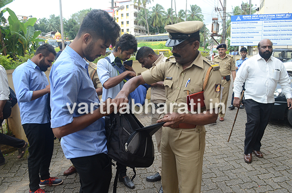 ಮಂಗಳೂರಿನ ವಿವಿಧೆಡೆ ಅಬಕಾರಿ ಪೊಲೀಸರ ದಾಳಿ