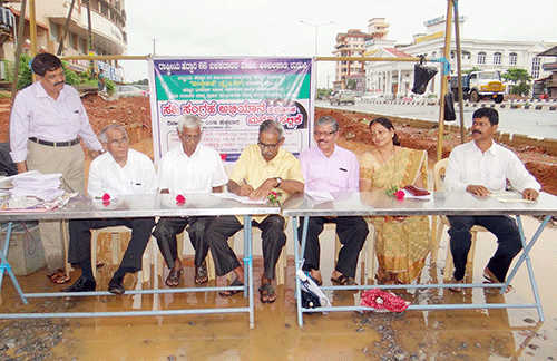 ಫ್ಲೈ ಓವರ್‌ಗಾಗಿ ಸಹಿ ಸಂಗ್ರಹ ಅಭಿಯಾನ