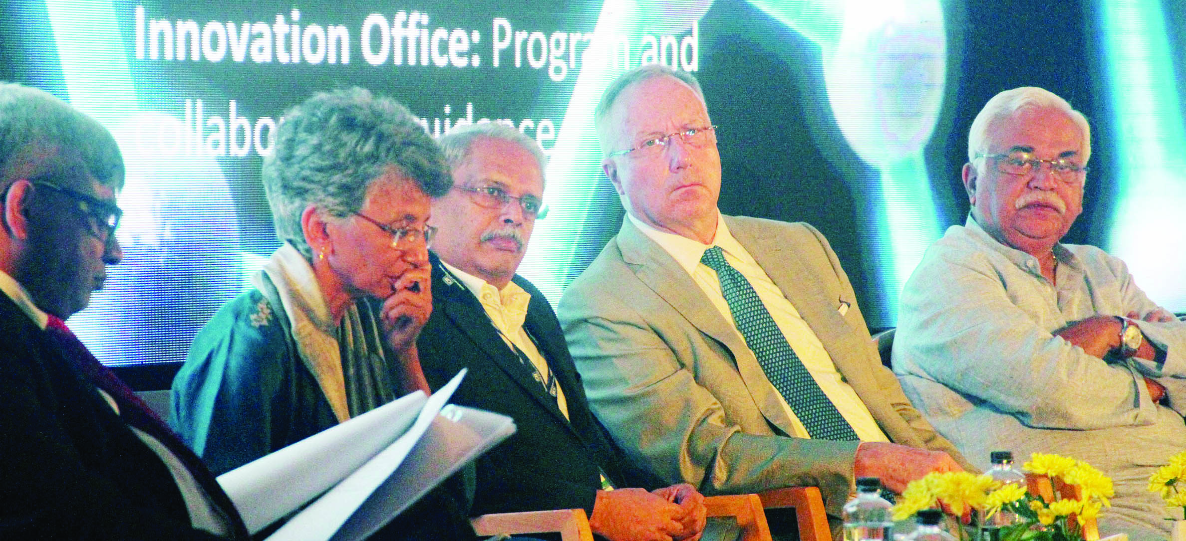 ಶೀಘ್ರದಲ್ಲಿ ಮಹಿಳಾ ಉದ್ಯಮಿಗಳ ಸಮಾವೇಶ: ಸಚಿವ ದೇಶಪಾಂಡೆ