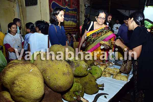ನಗರವಾಸಿಗಳ ಮೂಗರಳಿಸಿದ ಹಲಸಿನ ಹಬ್ಬ