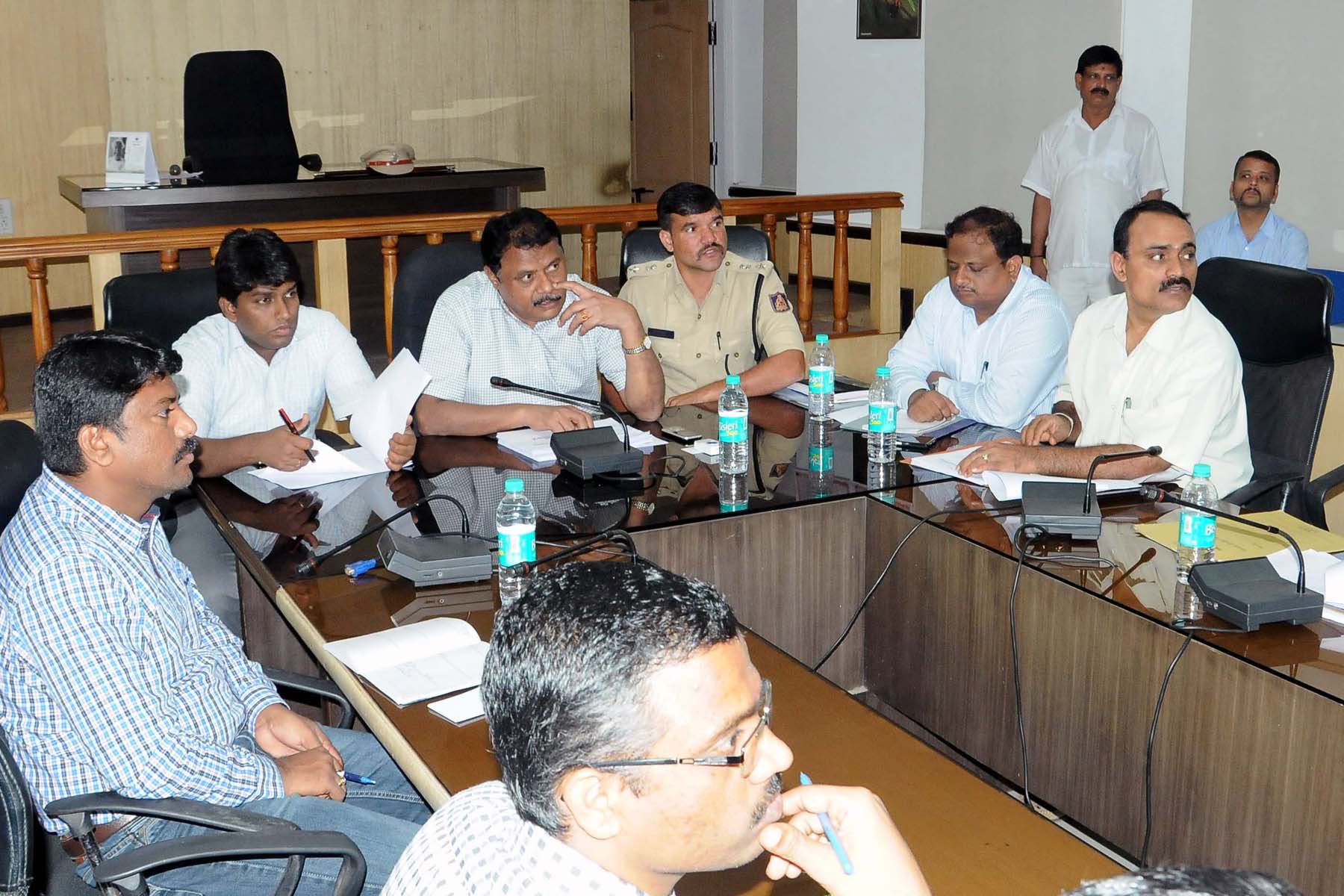 ಯೋಜನೆಗಳನ್ನು ಅನುಷ್ಠಾನ ಮಾಡದ ಅಧಿಕಾರಿಗಳು ಜೈಲಿಗೆ: ಜಿಲ್ಲಾಧಿಕಾರಿ