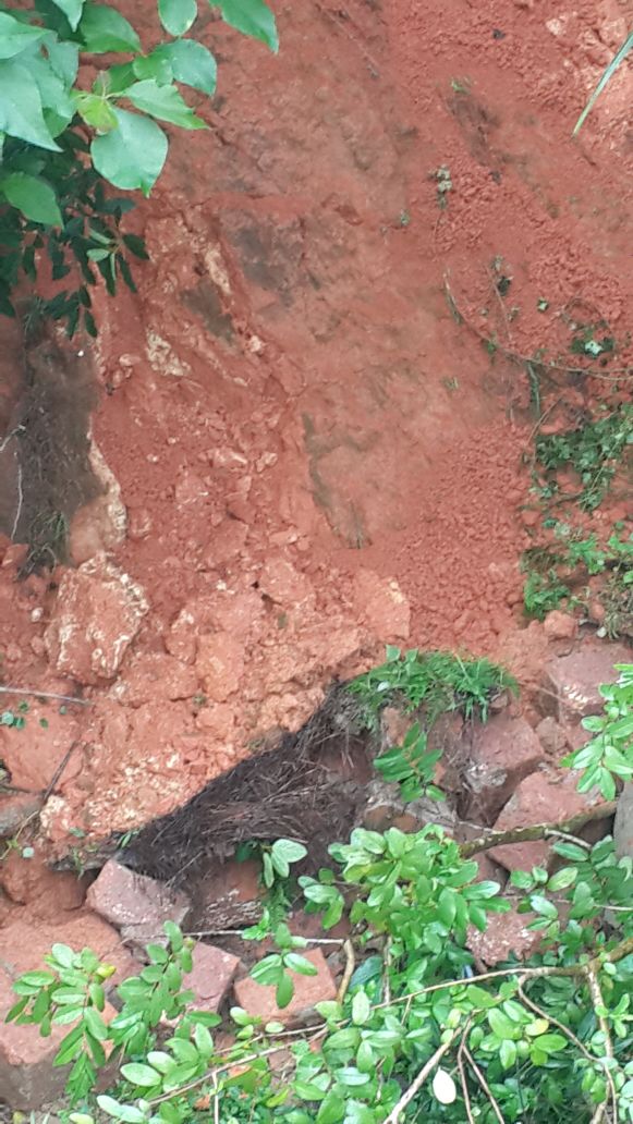 ಕಲ್ಲಡ್ಕ: ಗುಡ್ಡ ಜರಿದು ಕುಸಿತದ ಭೀತಿಯಲ್ಲಿ ಮನೆ