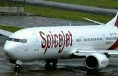 ವಿಮಾನದಲ್ಲಿ ವಿಐಪಿ ಸೇವೆ ನೀಡಿದ್ದಕ್ಕೆ ಕಾಂಗ್ರೆಸ್ ಸಂಸದನಿಂದ ದೂರು !