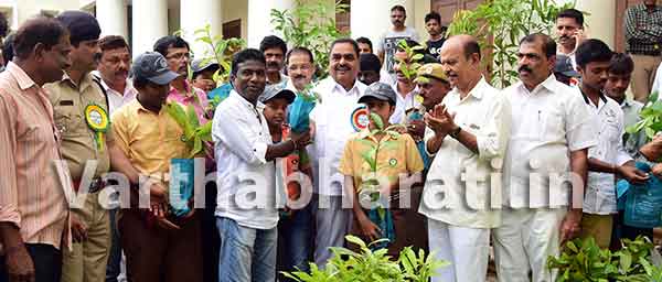 ನರೇಗಾದಡಿ ಗ್ರಾ.ಪಂ.ಗಳಲ್ಲಿ ನರ್ಸರಿ ರಚನೆಗೆ ಸಚಿವ ರೈ ಸಲಹೆ