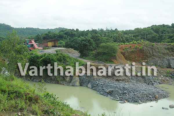 ಕ್ರಷರ್‌ಗಳಿಂದ ತೆಂಕ ಎಡಪದವು ಗ್ರಾಮಸ್ಥರಿಗೆ ತೊಂದರೆ: ಆರೋಪ