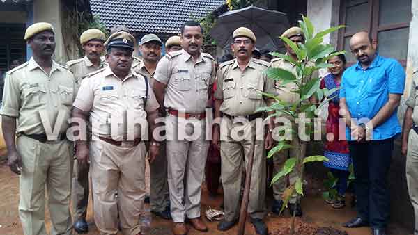 ಕೋಟಿವೃಕ್ಷ ಅಭಿಯಾನ ಯಶಸ್ವಿಗೊಳಿಸಲು ಗೃಹರಕ್ಷಕದಳ ಬದ್ಧ: ಡಾ.ಮುರಲೀ ಮೋಹನ ಚೂಂತಾರು