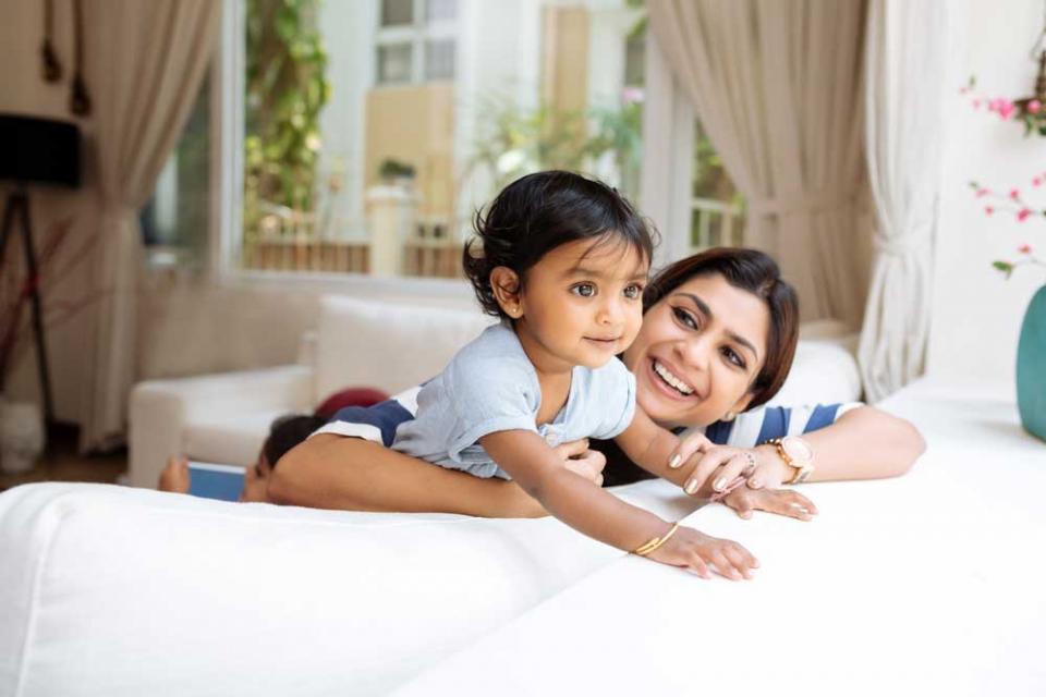 ಮನೆ ಮೊದಲ ಶಾಲೆ ತಾಯಿ ಮೊದಲ ಗುರು