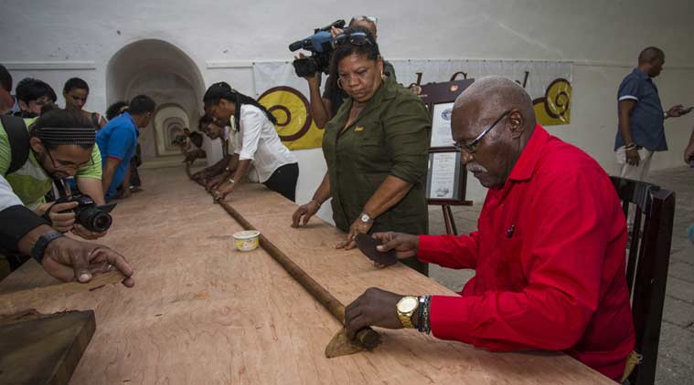 ಫೀಡಲ್ ಕ್ಯಾಸ್ಟ್ರೊ 90ನೆ ಹುಟ್ಟುಹಬ್ಬಕ್ಕೆ 90 ಮೀಟರ್ ಸಿಗಾರ್!