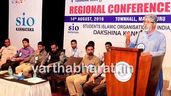 ಸಾಮಾಜಿಕ, ರಾಜಕೀಯ ಅಸಮಾನತೆ ವಿರುದ್ಧ ಒಗ್ಗೂಡಿ : ಡಾ.ಎಂ.ಚಂದ್ರಪೂಜಾರಿ ಕರೆ