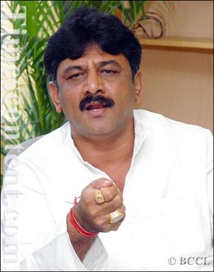 ವಿದ್ಯಾರ್ಥಿಗಳ ಶಾಂತಿ  ಕ್ರಾಂತಿ  ನೃತ್ಯ ಕ್ಕೆ ಮಂಡ್ಯದಲ್ಲಿ  ಸಚಿವ ಡಿಕೆಶಿ ಬ್ರೇಕ್‌ ..!