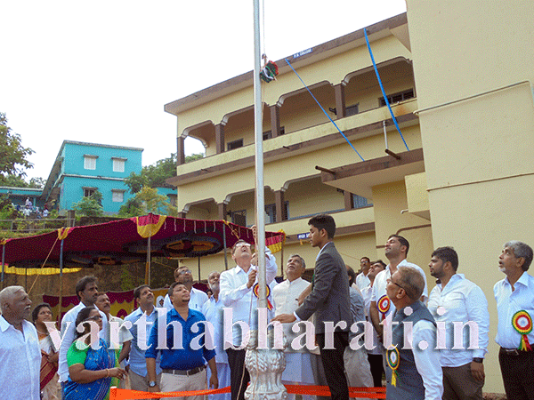 ಜೋಕಟ್ಟೆ ಅಂಜುಮನ್ ವಿದ್ಯಾ ಸಂಸ್ಥೆಯಲ್ಲಿ ಸ್ವಾತಂತ್ರೋತ್ಸವ