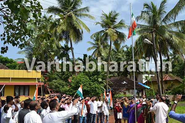 ಸುರತ್ಕಲ್: ತಲೆಕೆಳಗಾಗಿ ಹಾರಿದ ರಾಷ್ಟ್ರಧ್ವಜ