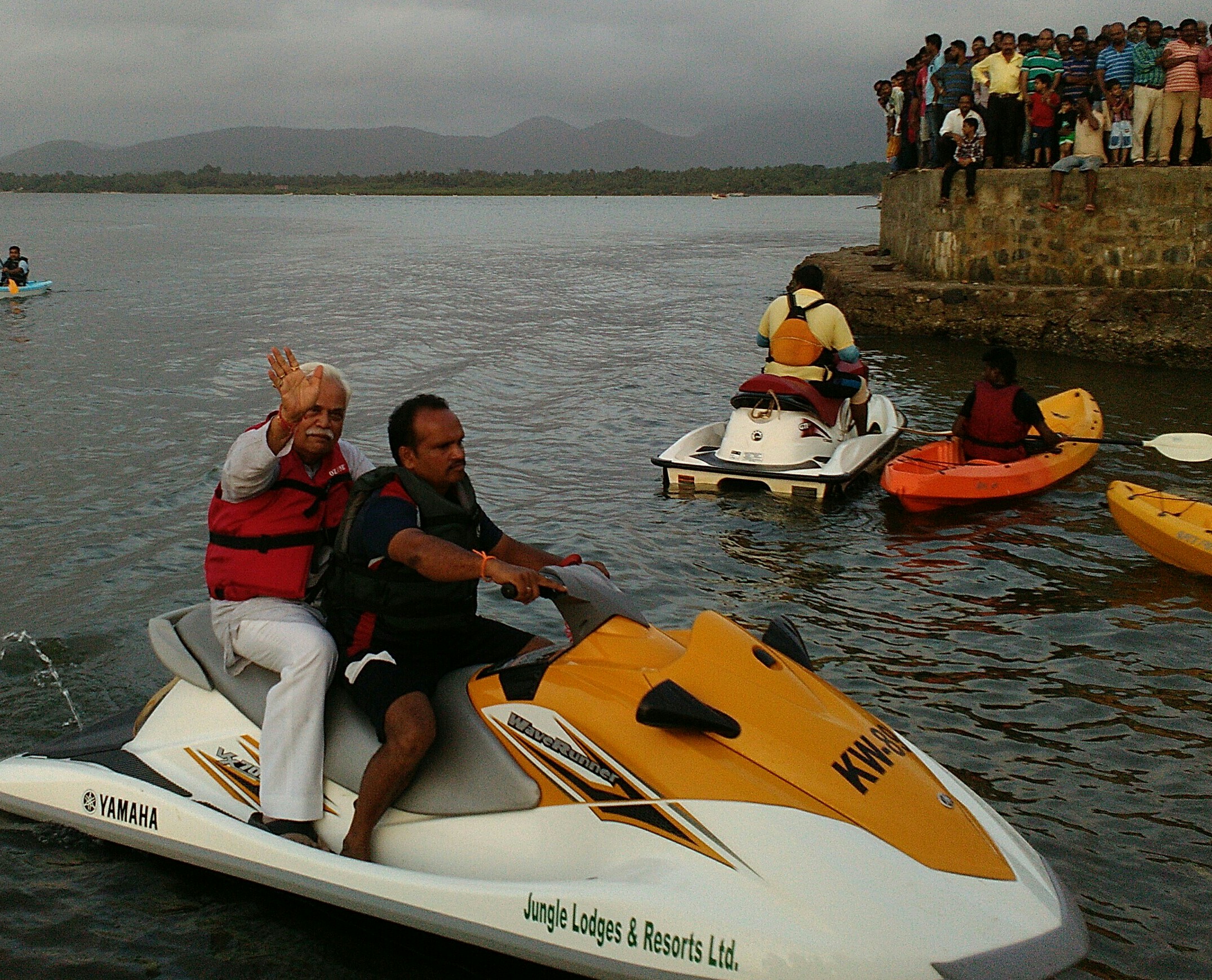 ಜಲಸಾಹಸ ಕ್ರೀಡಾ ಕೇಂದ್ರಕ್ಕೆ ಸಚಿವ ದೇಶಪಾಂಡೆ ಚಾಲನೆ