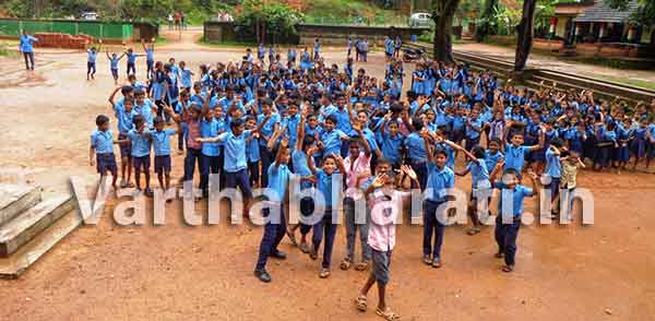 ಸಾಲೆತ್ತೂರು: ಶಾಲಾ ಶಿಕ್ಷಕಿಯ ವರ್ಗಾವಣೆ ವಿರೋಧಿಸಿ ಧರಣಿ