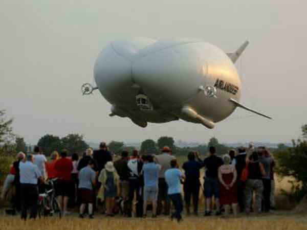 ಆಗಸಕ್ಕೆ ಹಾರಿದ ವಿಶ್ವದ ’ಅತ್ಯಂತ ದೊಡ್ಡ ವಿಮಾನ’